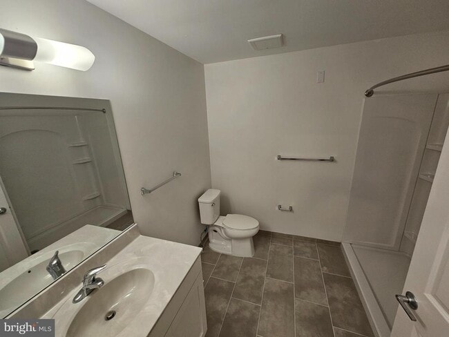 Building Photo - 200 Hamilton Ave