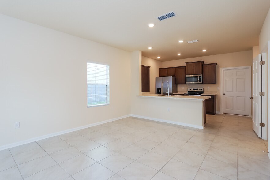 Building Photo - 86728 Mainline Rd