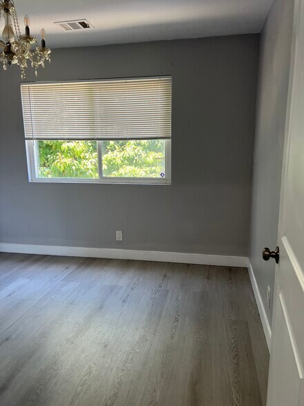 Building Photo - 5316 Inglewood Blvd