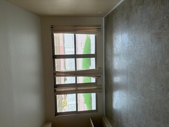 Building Photo - 5580 W Kesler St