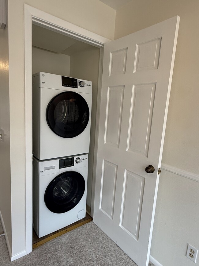 Building Photo - 2811 W Long Dr