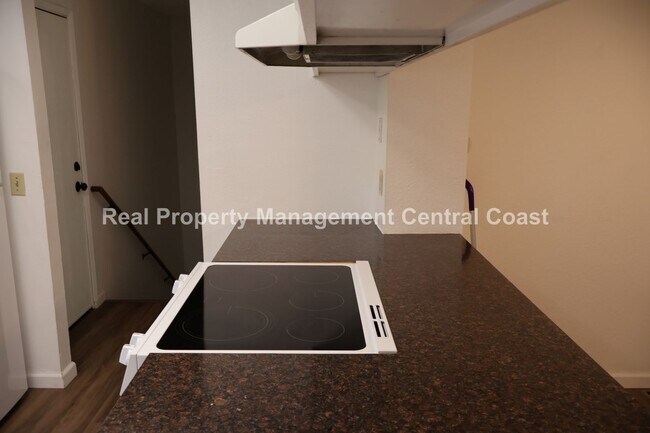 Building Photo - LEASE PENDING - Spacious San Luis Obispo C...