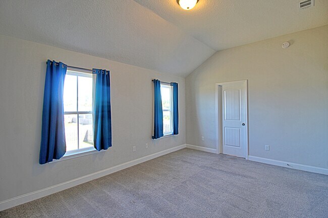 Building Photo - 106 Centennial Ct