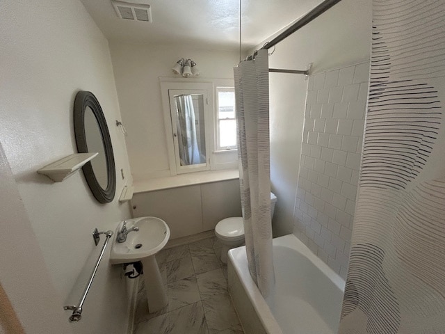 Bathroom 1st Floor - 815 N Mansfield Ave