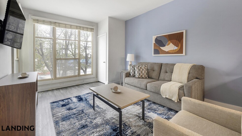 Building Photo - 810 W St Johns Ave