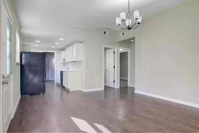 Building Photo - 210 Arrowhead Trail