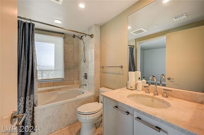 Building Photo - 222 Karen Ave