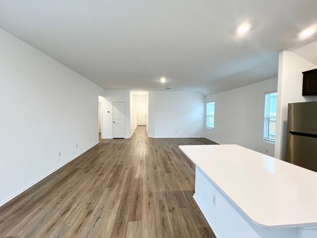 Building Photo - Jarrell Home For Lease