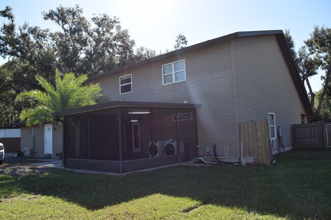Building Photo - 2718 Viola Ln
