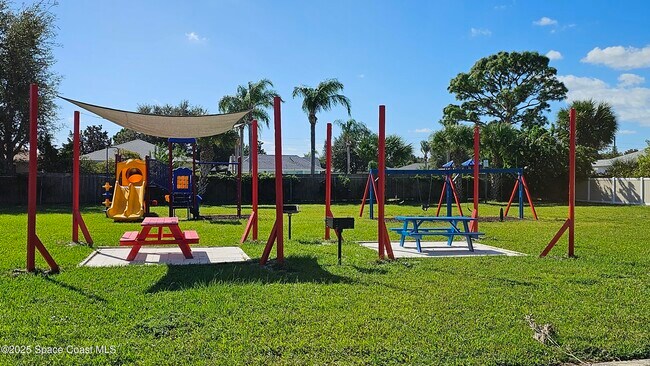 Building Photo - 236 Bristol Ct