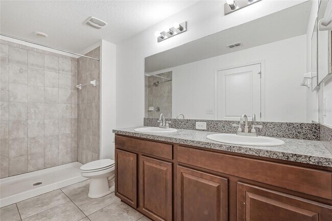Building Photo - 12942 Utopia Gdns Wy