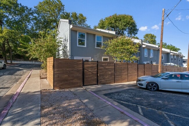 Building Photo - 6211 Manor Rd