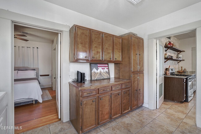 Building Photo - 2901 Grant Ave