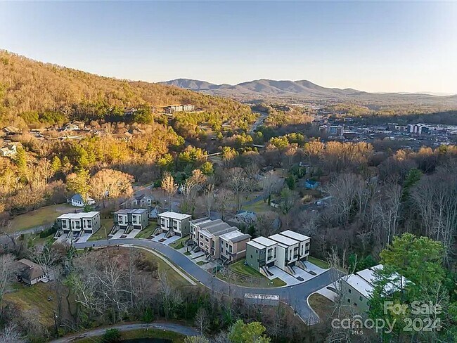 Building Photo - New Home off Tunnel Road