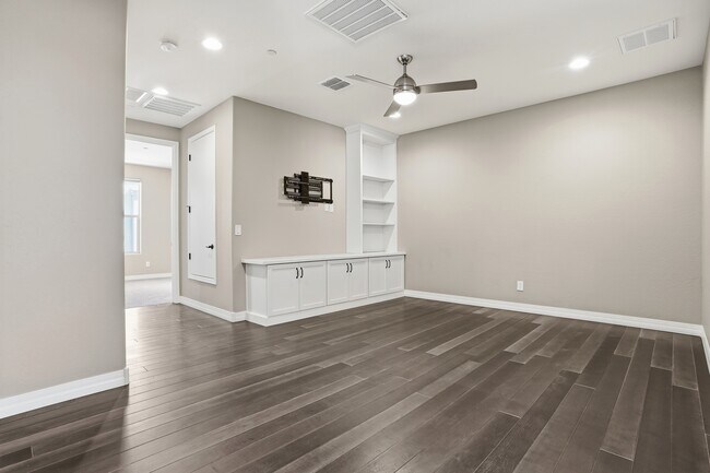 Building Photo - 7471 E Paraiso Dr