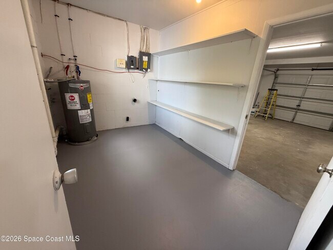 Building Photo - 1412 Overlook Terrace