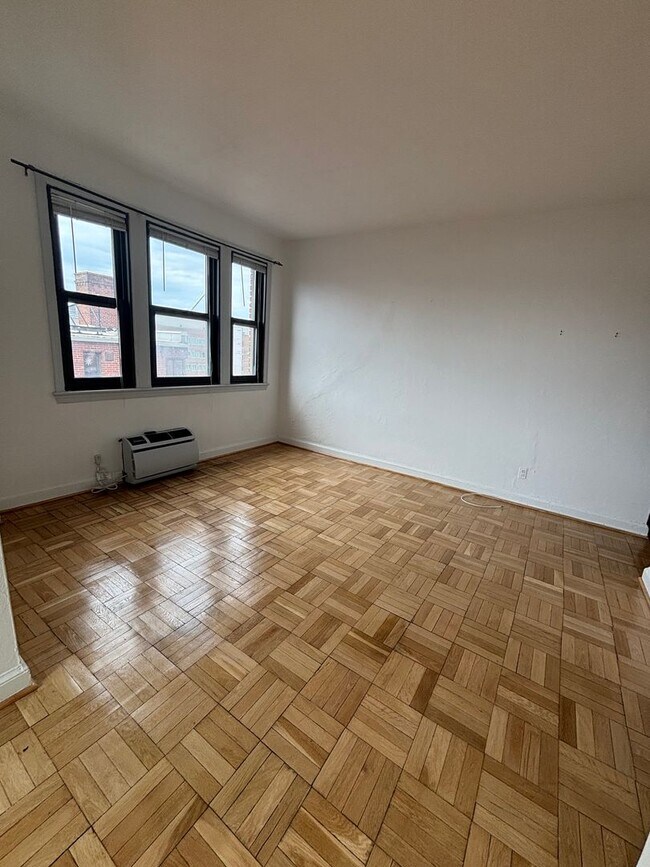 Building Photo - Updated Corner Unit at the Swarthmore in Foggy Bottom