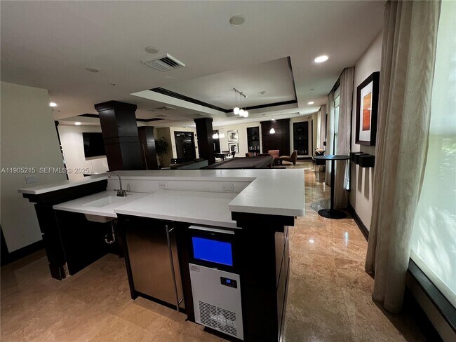 Building Photo - 2421 NE 65th St