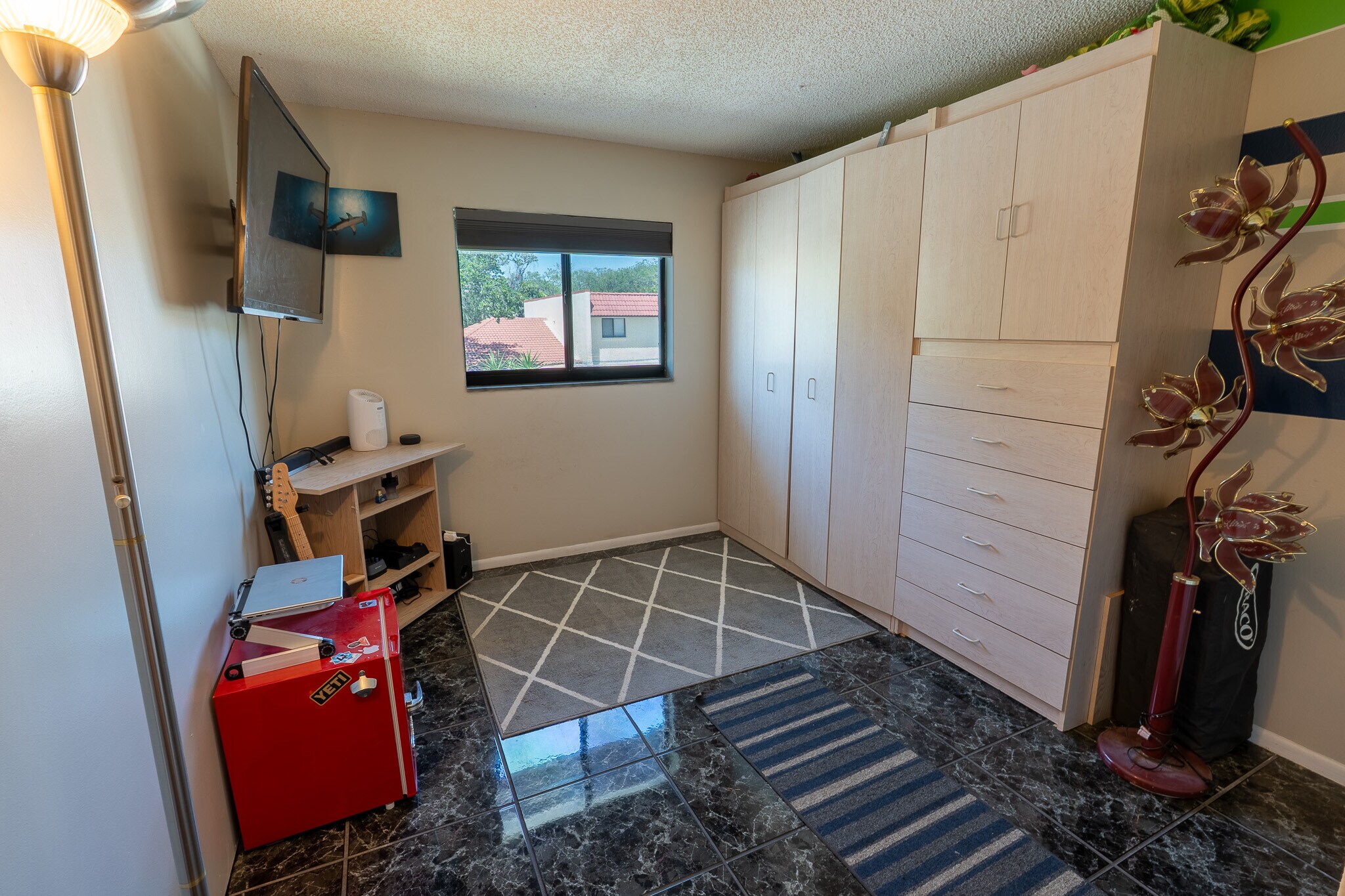 Building Photo - 8712 Bay Ct