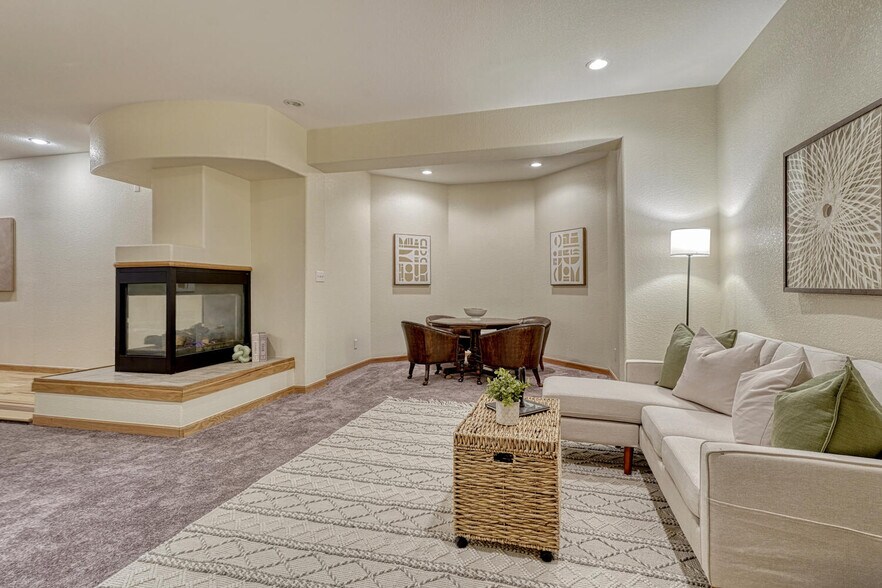 Building Photo - 7170 Windwood Way