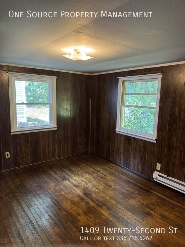 Building Photo - 1409 NE 22nd St