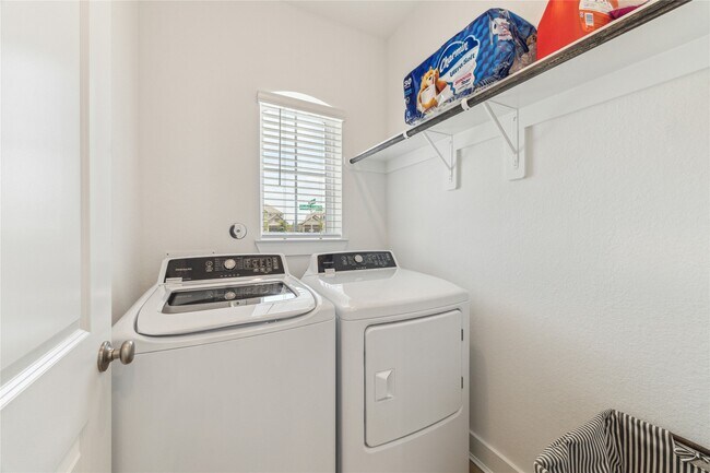 Building Photo - 21203 Electric Lgt Trl
