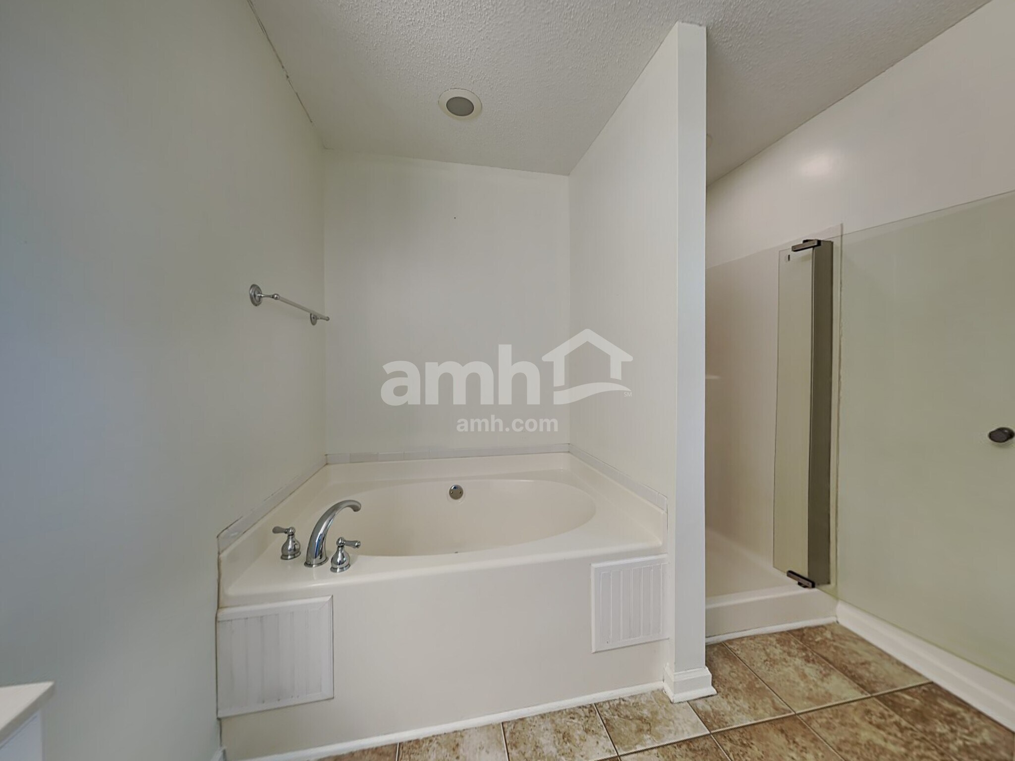 Building Photo - 1703 Hunterwoods Dr