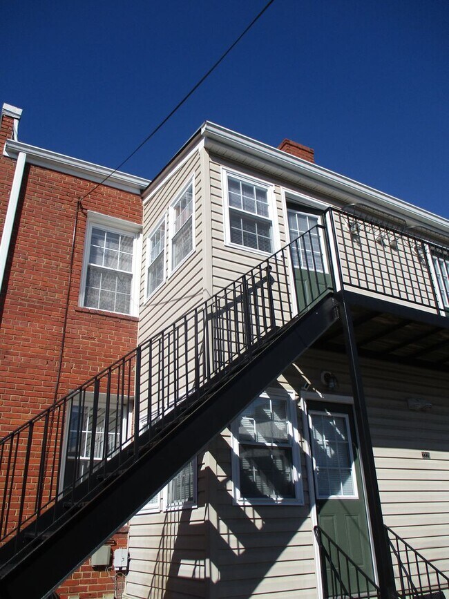 Building Photo - 0573 - Stergiou