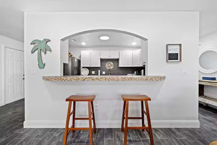 Building Photo - 102 Deleon Rd