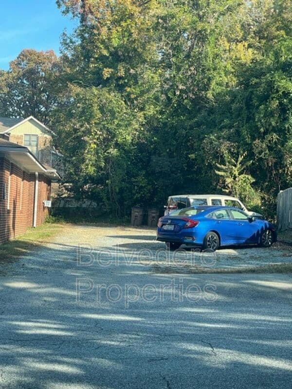 Building Photo - 217 McIver St