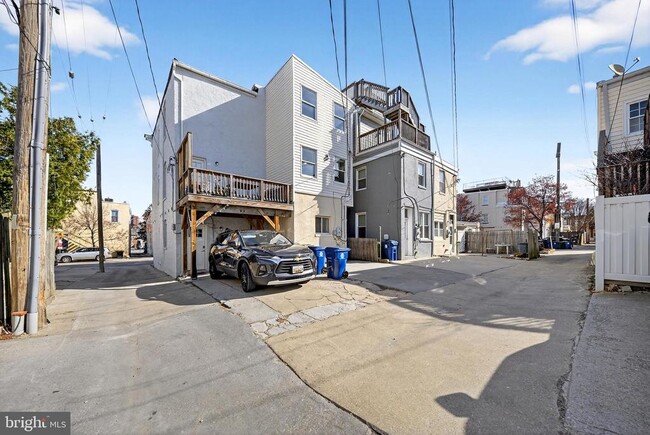 Building Photo - 7 E Fort Ave