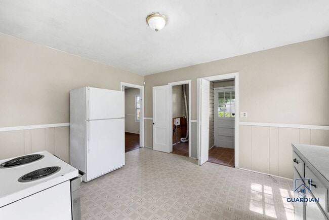 Building Photo - 2 bed 1 bath