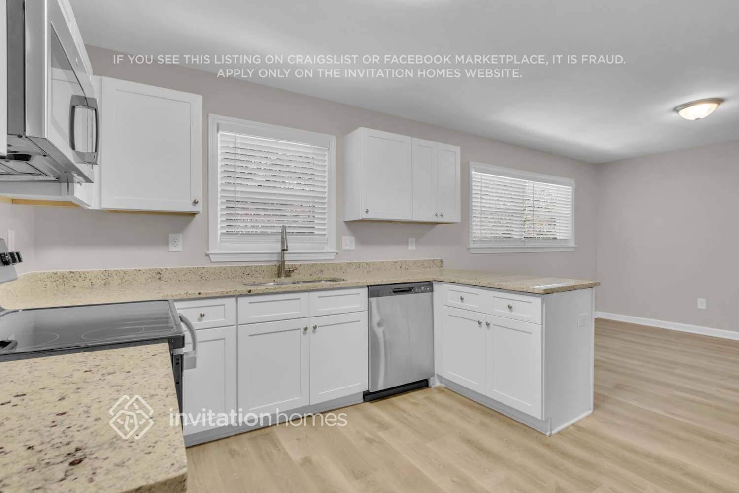 Building Photo - 2875 Laurel Ln