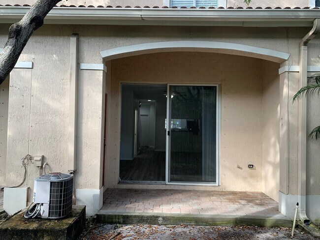 Building Photo - 2663 SW 82nd Ave