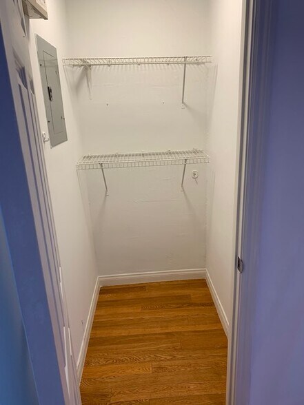 Building Photo - 1260 N Detroit St