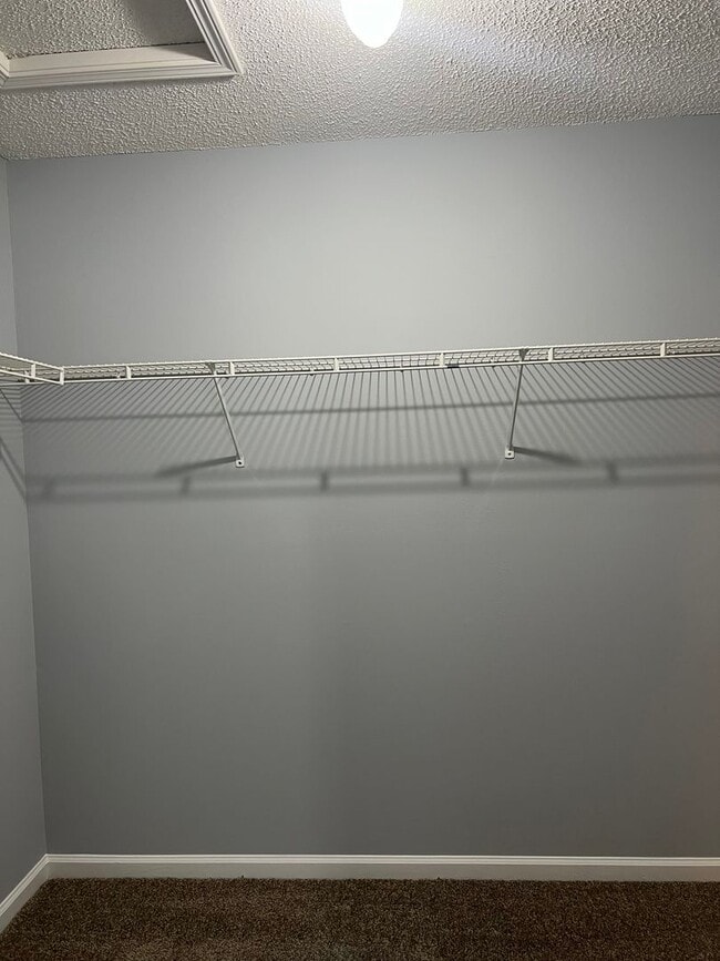 Building Photo - 113 Pineridge Dr