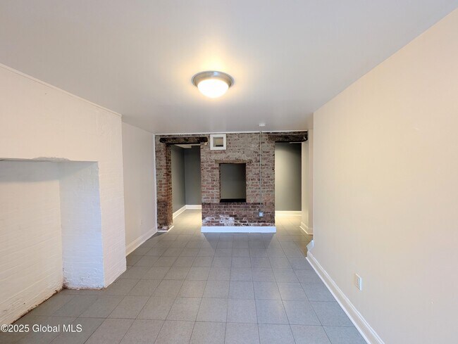 Building Photo - 313 State St