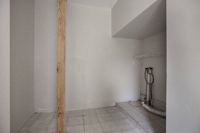 Building Photo - 3295 W 46th St