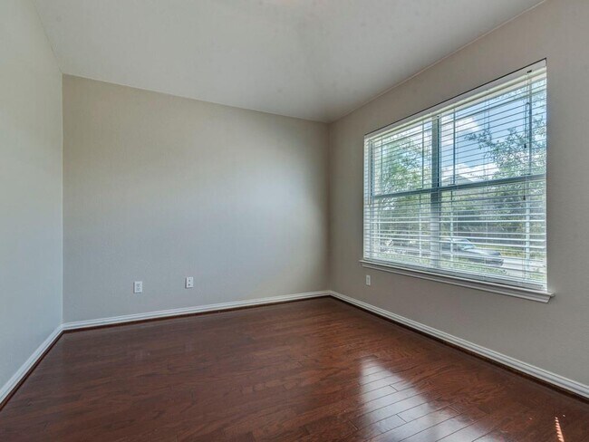 Building Photo - 2294 Garlic Creek Dr