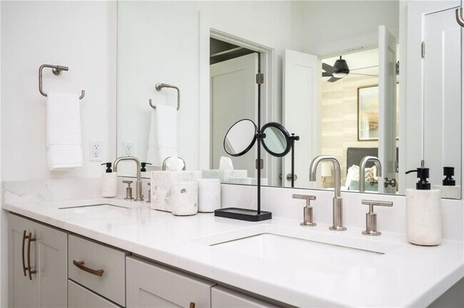 Building Photo - 1762 Beckham Pl NE