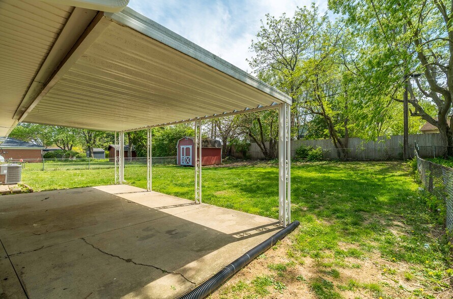 Building Photo - 405 Joellen Pl