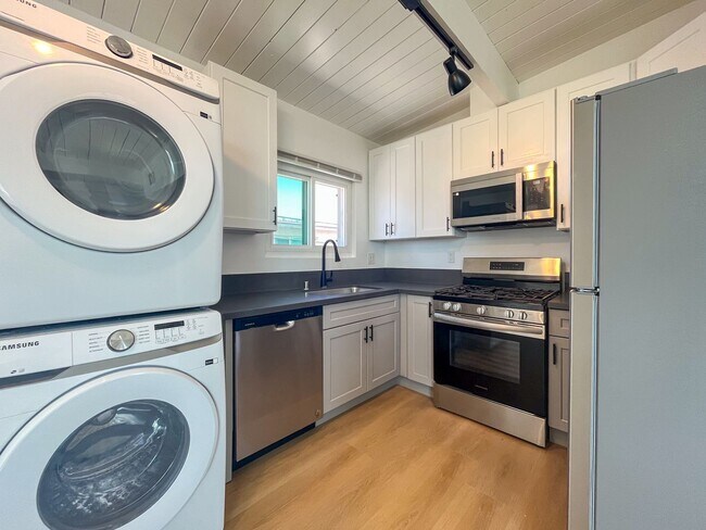 Interior Photo - 3315 W 104th St