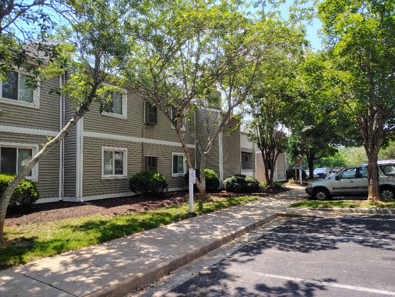 Primary Photo - 600 Reusens Rd