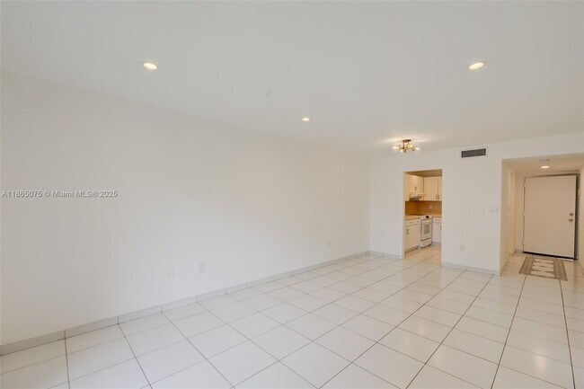 Building Photo - 1250 Lincoln Rd