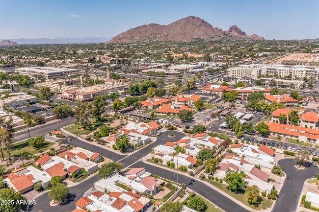 Building Photo - 7322 E Sierra Vista Dr