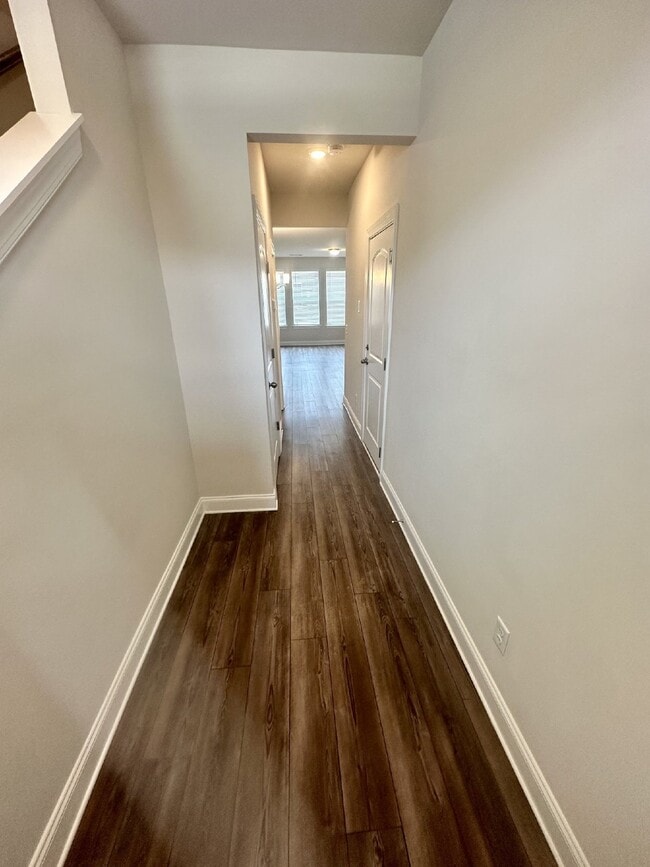 Building Photo - 304 Cheval Dr
