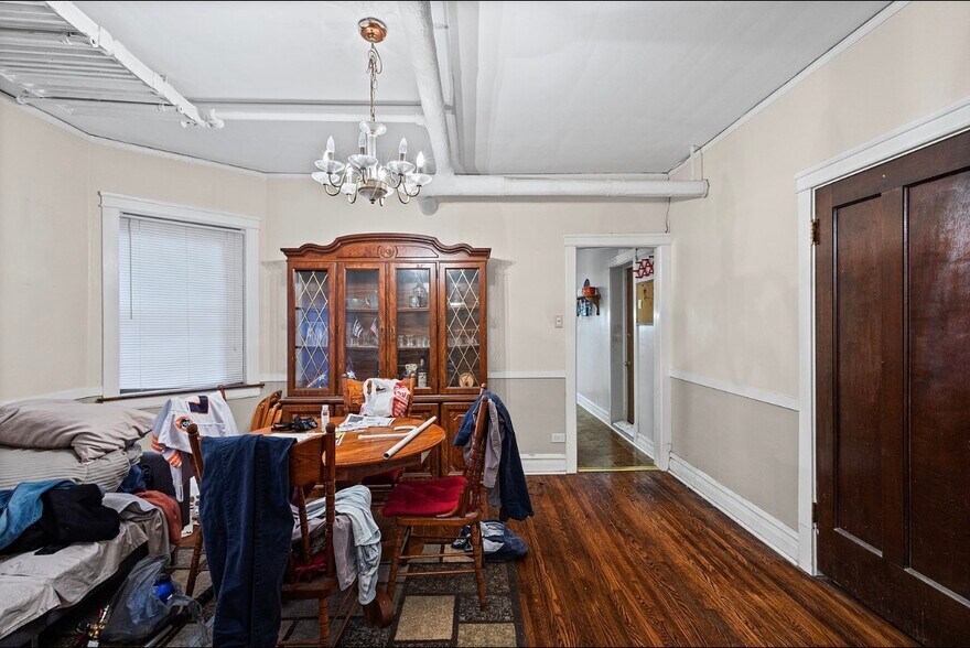 Building Photo - 6835 N Wolcott Ave