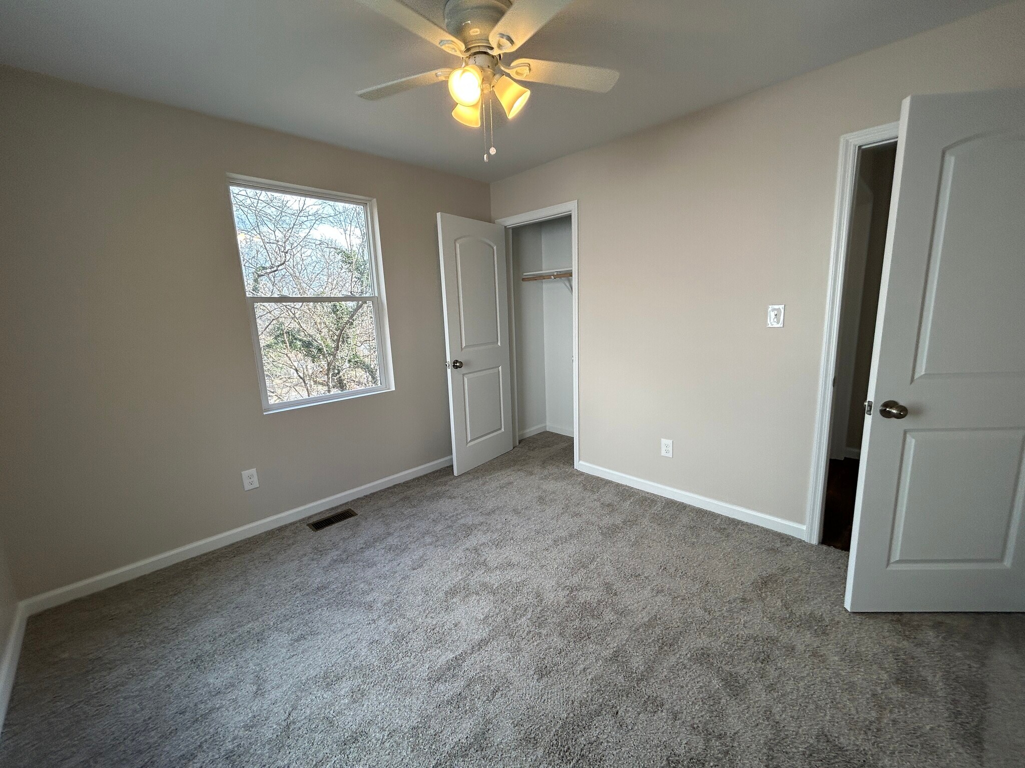 Building Photo - 612 Hillview Rd