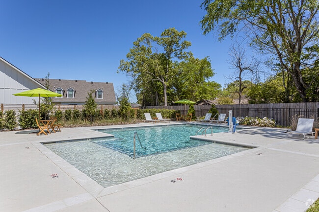 Pool - Oak Grove Townhomes