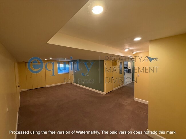 Building Photo - 2027 Kramer Dr